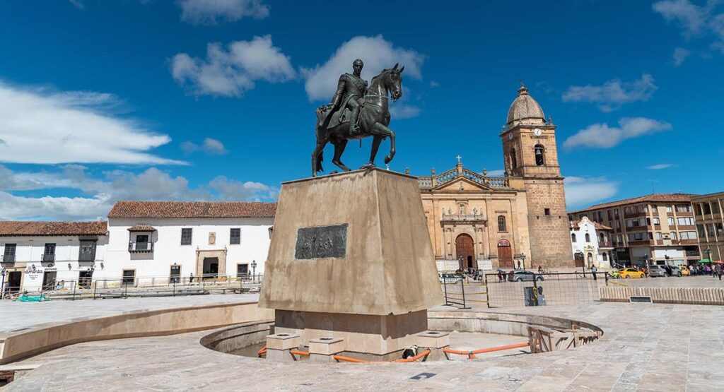 Fotografía de la plaza principal de Tunja para representar el boletín